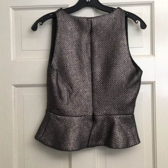 Banana Republic Size 2 Peplum tip - Picture 4 of 5